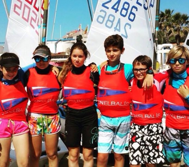 jovenes aprendices de vela